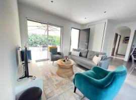 Villa mitoyenne de standing proche de toutes commodités à Ghisonaccia, hotel in Ghisonaccia