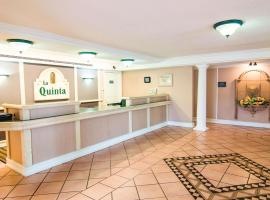 La Quinta Inn by Wyndham Indianapolis Airport Lynhurst, hotel poblíž Mezinárodní letiště Indianapolis - IND, Indianapolis