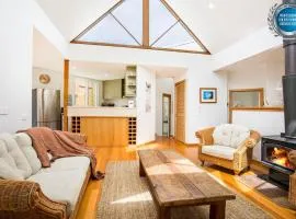 Malda's Retreat - Pet Friendly Absolute Beachfront