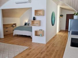 The Boatshed, Luxury Waterfront Accommodation, Hotel in Raglan