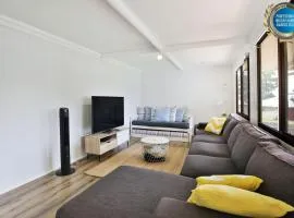 The Relax Shack - Pet Friendly - 8 Mins Walk to Beach
