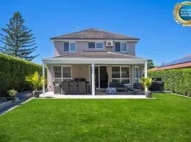 Bluewater Jervis Bay - Pet Friendly Luxury with Spa - 5 Mins Walk to Beach