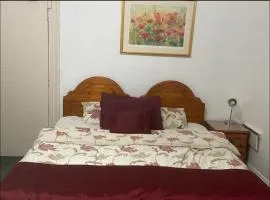 The Bliss 3 Home stay, En-suite, Self check in with smart lock, Non Smoking Home in and out, Zero tolerance for noise after 11pm