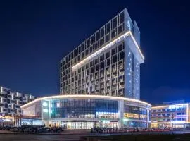 Atour Hotel Guangzhou Baiyun Station Julong Metro Station