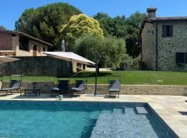 Villa Casanova - Countryside Villa with Private Pool near Calzolaro