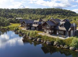 Cozy modern apartment - Very central at Sinnes, hotel i Tjørhom