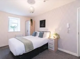 cheerful double en-suite with free wifi