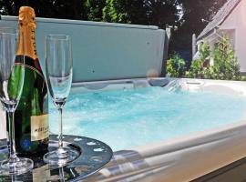 Villa Fleesenglück, hotel in Göhren-Lebbin