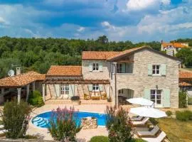 Beautiful Villa Mara with pool in Sv Lovrec