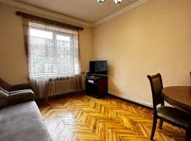 Avchieva's apt on Sundukyan Street