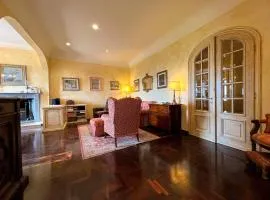 Casa al Cerchio - Luxury Apartment With View & Free Private Parking
