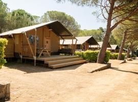 Camping Internacional Palam&oacute;s, area glamping di Palamos
