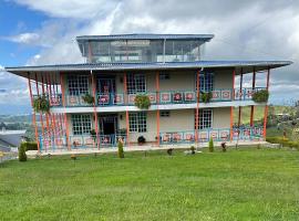 Villa Jair Hotel, hotel con bañera de hidromasaje en Filandia