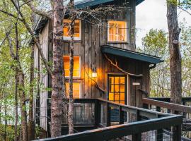Treetop Hideaways: Dogwood Treehouse in Chattanooga, chalet de monta&ntilde;a en Chattanooga