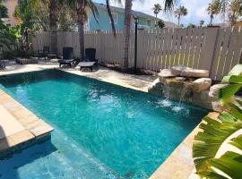 Luxury Remodel - Sleeps 20 - Pool - Go VIP, hotel in South Padre Island