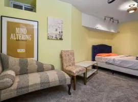 Unique, cozy, and spacious basement apt close to NYC