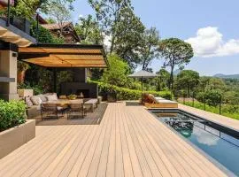 Casa Sol In Avándaro with jacuzzi and lake view
