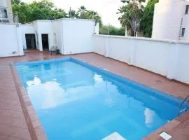 LN NYALI FULLY FURNISHED ENSUITE ROOMs AND APARTMENT WITH POOL