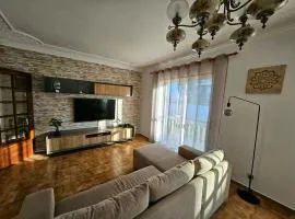Casa Familiar - Espaçosa, confortável e sossegada