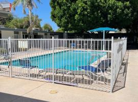 Modern-industrial Old Town Condo Wpool, & Wd, condo in Scottsdale