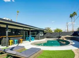 Luxury 3 Br Home With Relaxing Pool