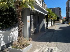 Las Palmas Guesthouse, hótel í Shkodër