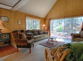 The Jack McCarthy Cabin, hotel in Tahoe Vista