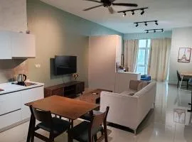 Twin Galaxy Studio 2Pax 5min to KSL CIQ