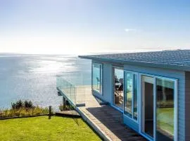 Onetangi Clifftop, Onetangi - Be My Guest Waiheke