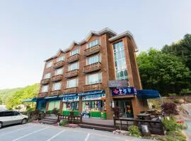 Muju Sky View Pension