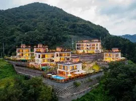 Cheongdo Casa Loma Pool Villa