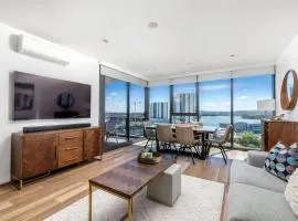 Sensational City Apartment with Lake Views