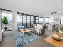 Amazing View In Large Apartment Barton ACT