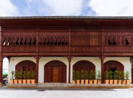 Fong Lee CC, guest house in Lampang