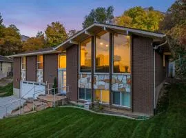 Ski Lover's Paradise- 7BR Villa Near Top Resorts home