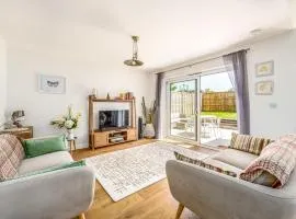 Bungalow Close to South Downs & Beach