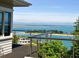 Seascape Villa - Nelson Waterfront Home