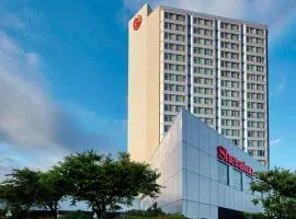 Sheraton Vancouver Guildford Hotel