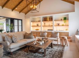 Crags Country Lodge, lodge in The Crags