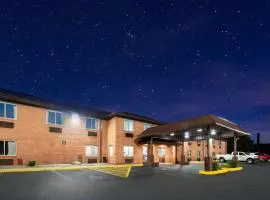 Super 8 by Wyndham Fairmont