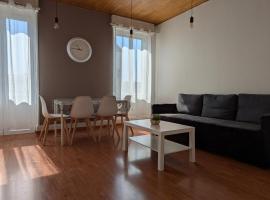 Le Mirage - appartement 2 chambres, salon, cuisine équipée, parking et wifi gratuit، فندق في ميلوز