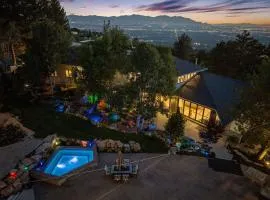 Exclusive Luxury Resort- Heated Pool & Pickleball