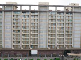 Weekend Stays, hotel near Surat Airport - STV, 