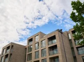Dandi Greenhill West London