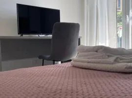 Leos Rooms