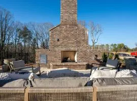 Upscale, New Apt, Pool, Long Stays