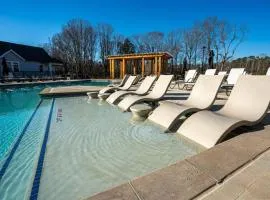 Serene, New Apt, Pool, Long Stays