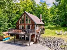 Waterfront Access with Kayaks Private Deck and a Firepit