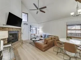 Centrally Located Angel Fire Condo about half Mi Resort