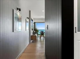 SPECTACULAR THREE BAYS